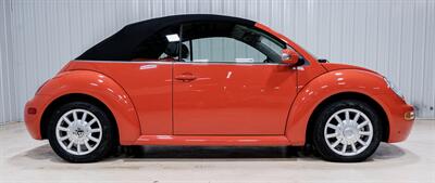 2004 Volkswagen New Beetle Convertible GLS   - Photo 21 - Sylvania, OH 43560
