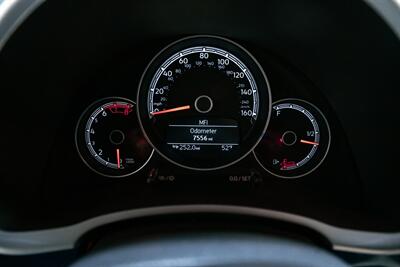 2019 Volkswagen Beetle-Classic 2.0T SE   - Photo 25 - Sylvania, OH 43560