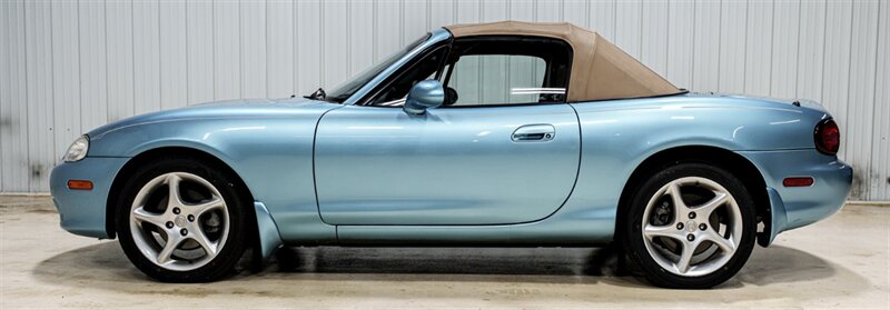 2002 Mazda MX-5 Miata  
