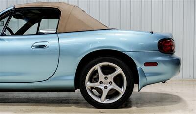 2002 Mazda MX-5 Miata - Photo 4 - Sylvania, OH 43560