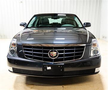 2010 Cadillac DTS Premium Collection   - Photo 8 - Sylvania, OH 43560