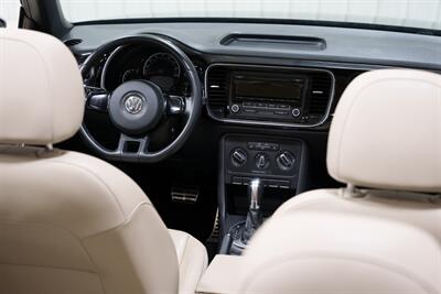 2013 Volkswagen Beetle Convertible 2.5L PZEV  50's Edition - Photo 22 - Sylvania, OH 43560