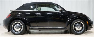 2013 Volkswagen Beetle Convertible 2.5L PZEV  50's Edition - Photo 9 - Sylvania, OH 43560