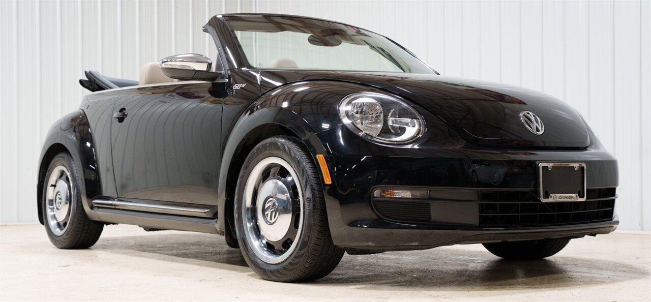 2013 Volkswagen Beetle Convertible 2.5L PZEV  50's Edition - Photo 1 - Sylvania, OH 43560
