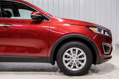 2018 Kia Sorento L - Photo 17 - Sylvania, OH 43560