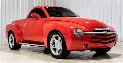2004 Chevrolet SSR LS   - Photo 18 - Sylvania, OH 43560