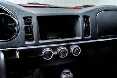 2004 Chevrolet SSR LS   - Photo 11 - Sylvania, OH 43560