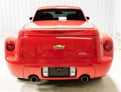 2004 Chevrolet SSR LS   - Photo 6 - Sylvania, OH 43560