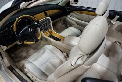 2005 Lexus SC 430   - Photo 8 - Sylvania, OH 43560