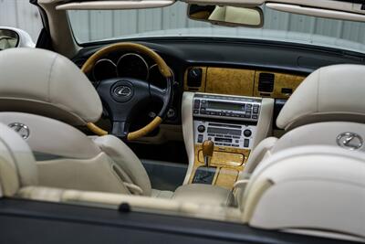 2005 Lexus SC 430   - Photo 13 - Sylvania, OH 43560