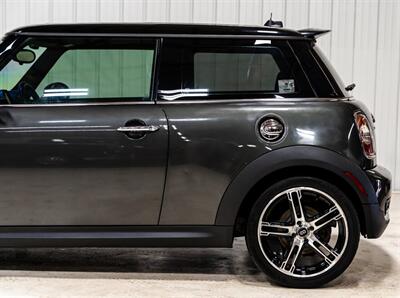 2012 MINI Cooper Hardtop S   - Photo 3 - Sylvania, OH 43560