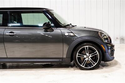 2012 MINI Cooper Hardtop S   - Photo 9 - Sylvania, OH 43560