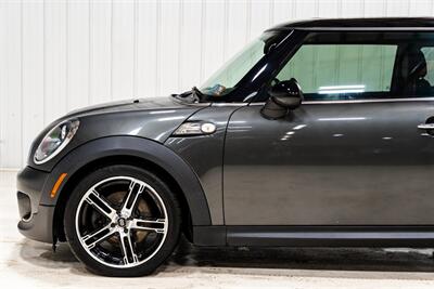 2012 MINI Cooper Hardtop S   - Photo 4 - Sylvania, OH 43560