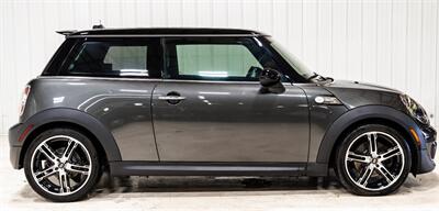 2012 MINI Cooper Hardtop S   - Photo 8 - Sylvania, OH 43560