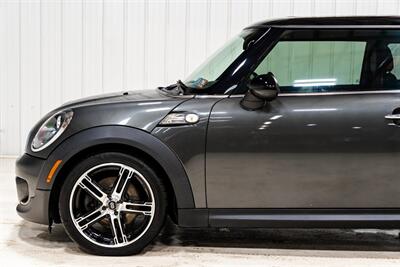2012 MINI Cooper Hardtop S   - Photo 8 - Sylvania, OH 43560