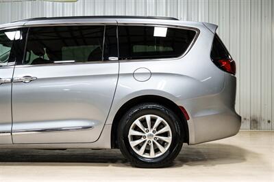 2017 Chrysler Pacifica Touring Plus - Photo 4 - Sylvania, OH 43560