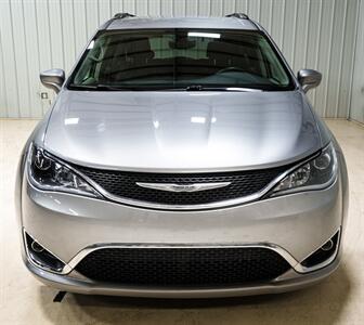 2017 Chrysler Pacifica Touring Plus - Photo 10 - Sylvania, OH 43560