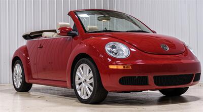 2008 Volkswagen New Beetle Convertible SE - Photo 1 - Sylvania, OH 43560