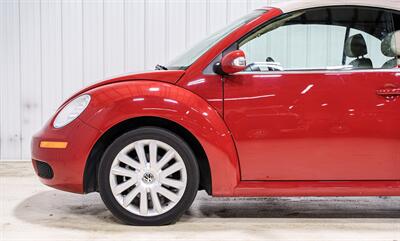 2008 Volkswagen New Beetle Convertible SE - Photo 3 - Sylvania, OH 43560