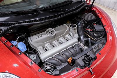2008 Volkswagen New Beetle Convertible SE - Photo 27 - Sylvania, OH 43560