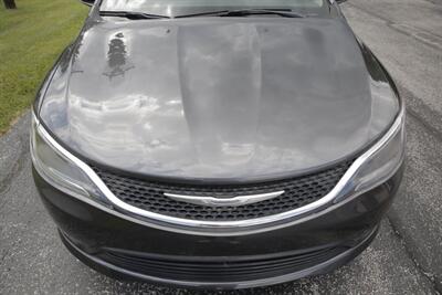 2016 Chrysler 200 LX   - Photo 10 - Sylvania, OH 43560