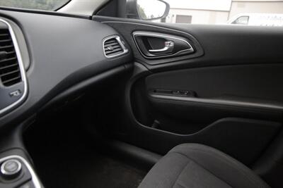 2016 Chrysler 200 LX   - Photo 22 - Sylvania, OH 43560