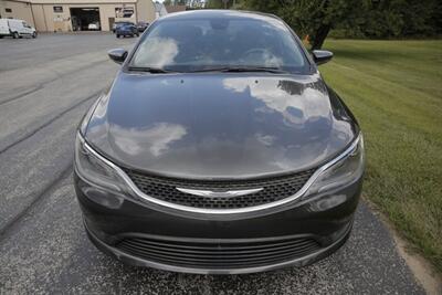 2016 Chrysler 200 LX   - Photo 3 - Sylvania, OH 43560