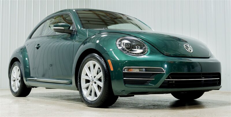 2017 Volkswagen Beetle-Classic 1.8T SE  