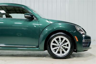 2017 Volkswagen Beetle-Classic 1.8T SE - Photo 11 - Sylvania, OH 43560