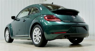 2017 Volkswagen Beetle-Classic 1.8T SE - Photo 5 - Sylvania, OH 43560