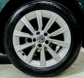 2017 Volkswagen Beetle-Classic 1.8T SE - Photo 7 - Sylvania, OH 43560