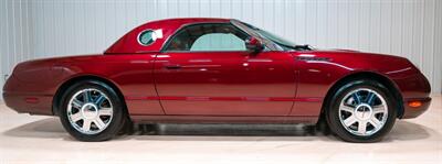 2004 Ford Thunderbird Deluxe   - Photo 9 - Sylvania, OH 43560