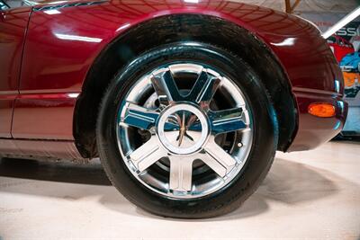 2004 Ford Thunderbird Deluxe   - Photo 19 - Sylvania, OH 43560