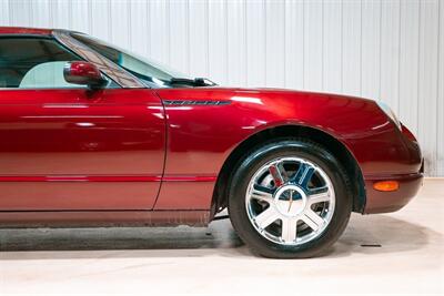 2004 Ford Thunderbird Deluxe   - Photo 16 - Sylvania, OH 43560