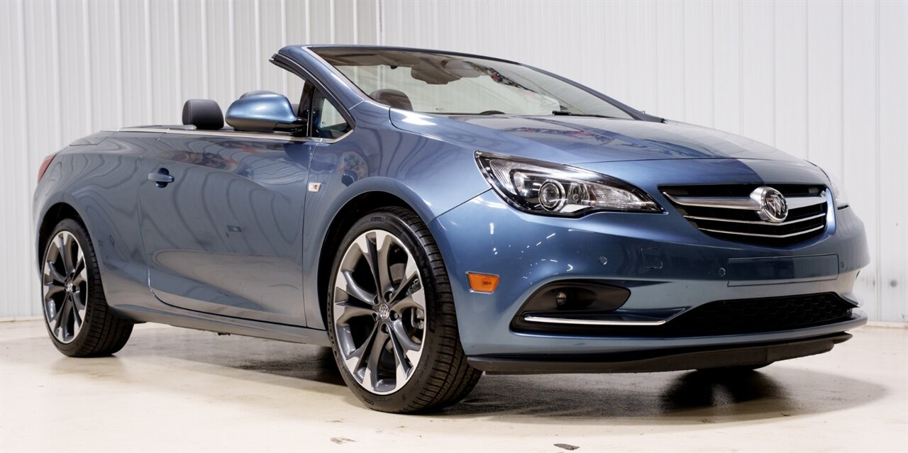 2017 Buick Cascada Premium   - Photo 1 - Sylvania, OH 43560