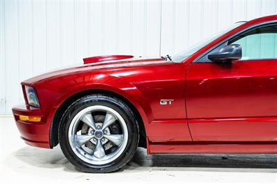 2007 Ford Mustang GT Deluxe   - Photo 12 - Sylvania, OH 43560