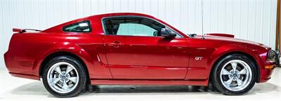 2007 Ford Mustang GT Deluxe   - Photo 2 - Sylvania, OH 43560