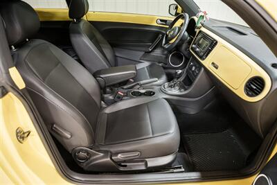 2013 Volkswagen Beetle-Classic 2.5L - Photo 21 - Sylvania, OH 43560