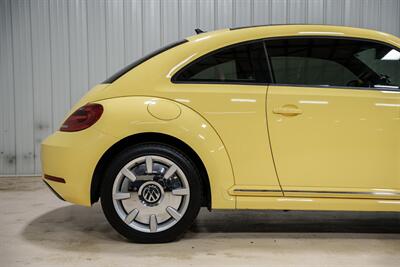 2013 Volkswagen Beetle-Classic 2.5L - Photo 17 - Sylvania, OH 43560