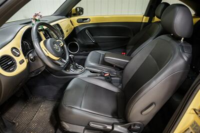 2013 Volkswagen Beetle-Classic 2.5L - Photo 9 - Sylvania, OH 43560