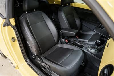 2013 Volkswagen Beetle-Classic 2.5L - Photo 22 - Sylvania, OH 43560