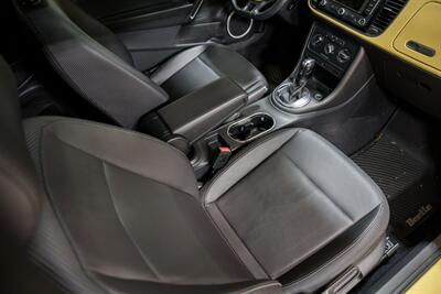 2013 Volkswagen Beetle-Classic 2.5L - Photo 20 - Sylvania, OH 43560