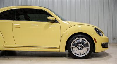 2013 Volkswagen Beetle-Classic 2.5L - Photo 18 - Sylvania, OH 43560