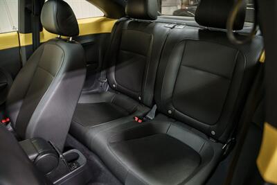 2013 Volkswagen Beetle-Classic 2.5L - Photo 11 - Sylvania, OH 43560