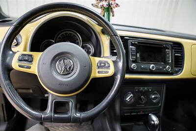 2013 Volkswagen Beetle-Classic 2.5L - Photo 14 - Sylvania, OH 43560