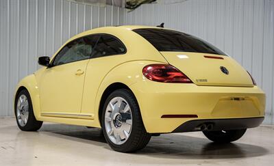 2013 Volkswagen Beetle-Classic 2.5L - Photo 5 - Sylvania, OH 43560