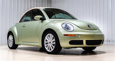 2008 Volkswagen New Beetle Convertible SE   - Photo 12 - Sylvania, OH 43560