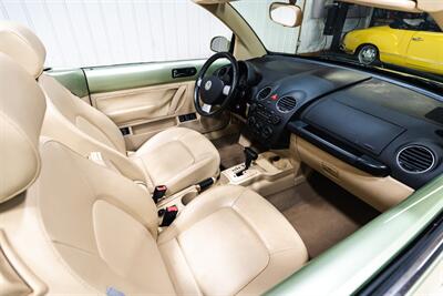 2008 Volkswagen New Beetle Convertible SE   - Photo 20 - Sylvania, OH 43560