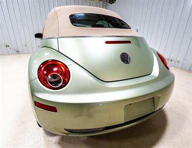 2008 Volkswagen New Beetle Convertible SE   - Photo 7 - Sylvania, OH 43560