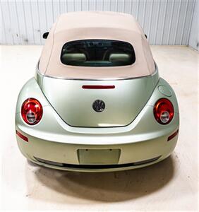 2008 Volkswagen New Beetle Convertible SE   - Photo 6 - Sylvania, OH 43560